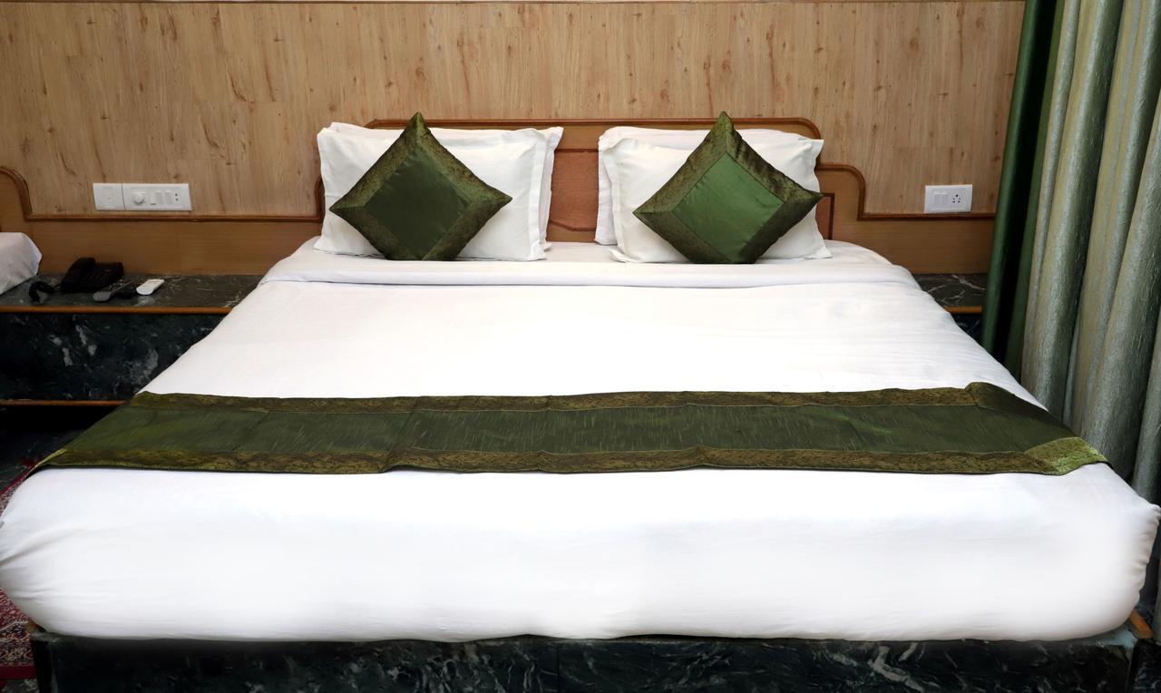 Oyo 22075 Hotel Bali Palace Katra  Esterno foto