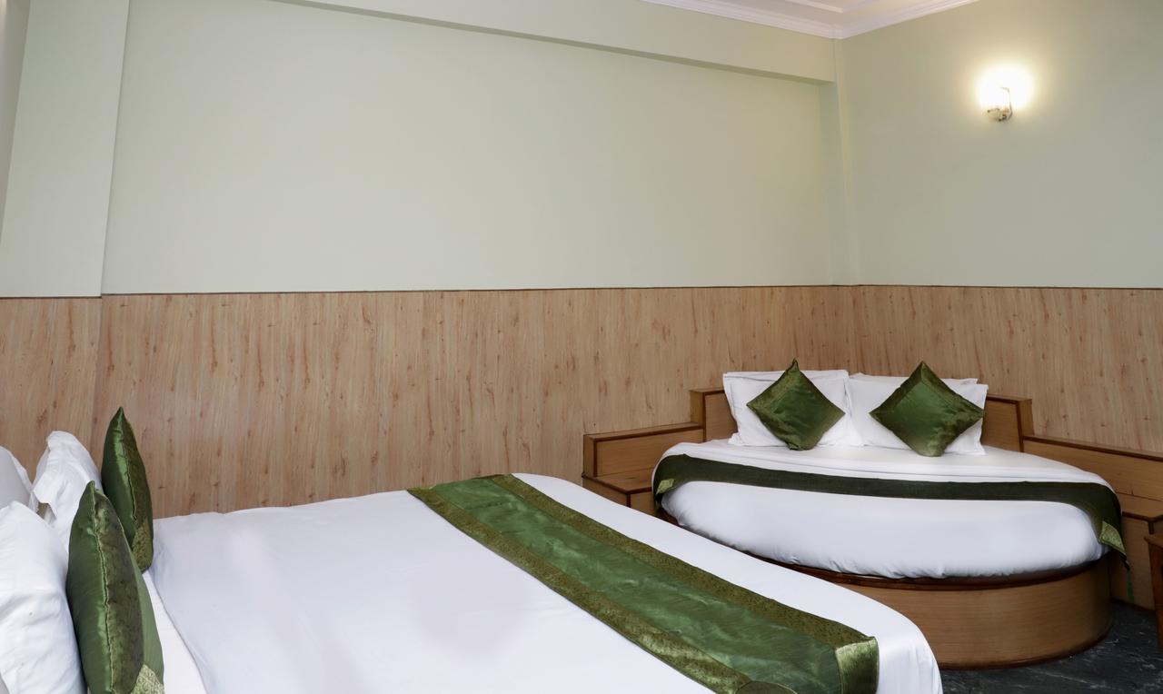 Oyo 22075 Hotel Bali Palace Katra  Esterno foto