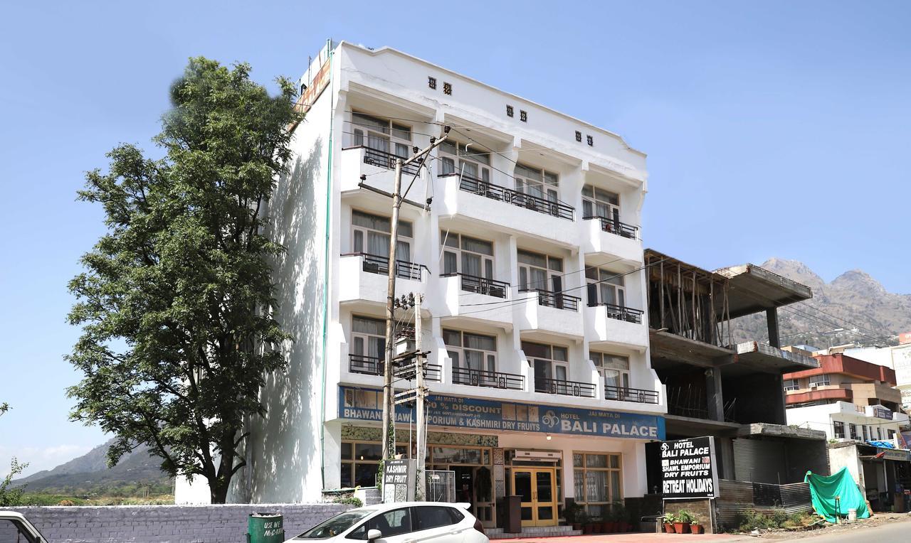 Oyo 22075 Hotel Bali Palace Katra  Esterno foto