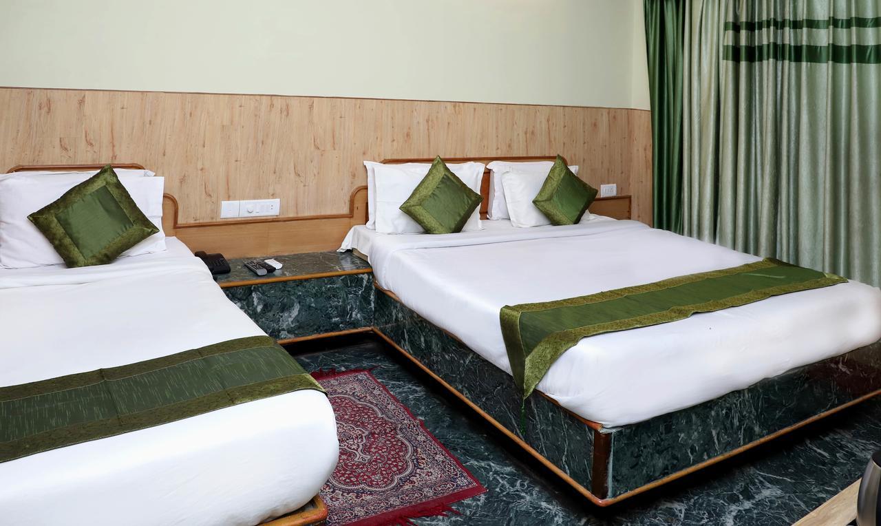 Oyo 22075 Hotel Bali Palace Katra  Esterno foto